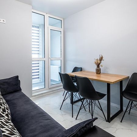 Avalon Time Apartment Lviv Eksteriør billede