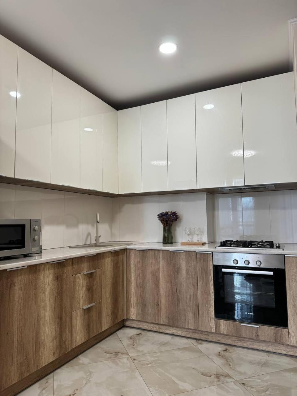 Avalon Time Apartment Lviv Eksteriør billede