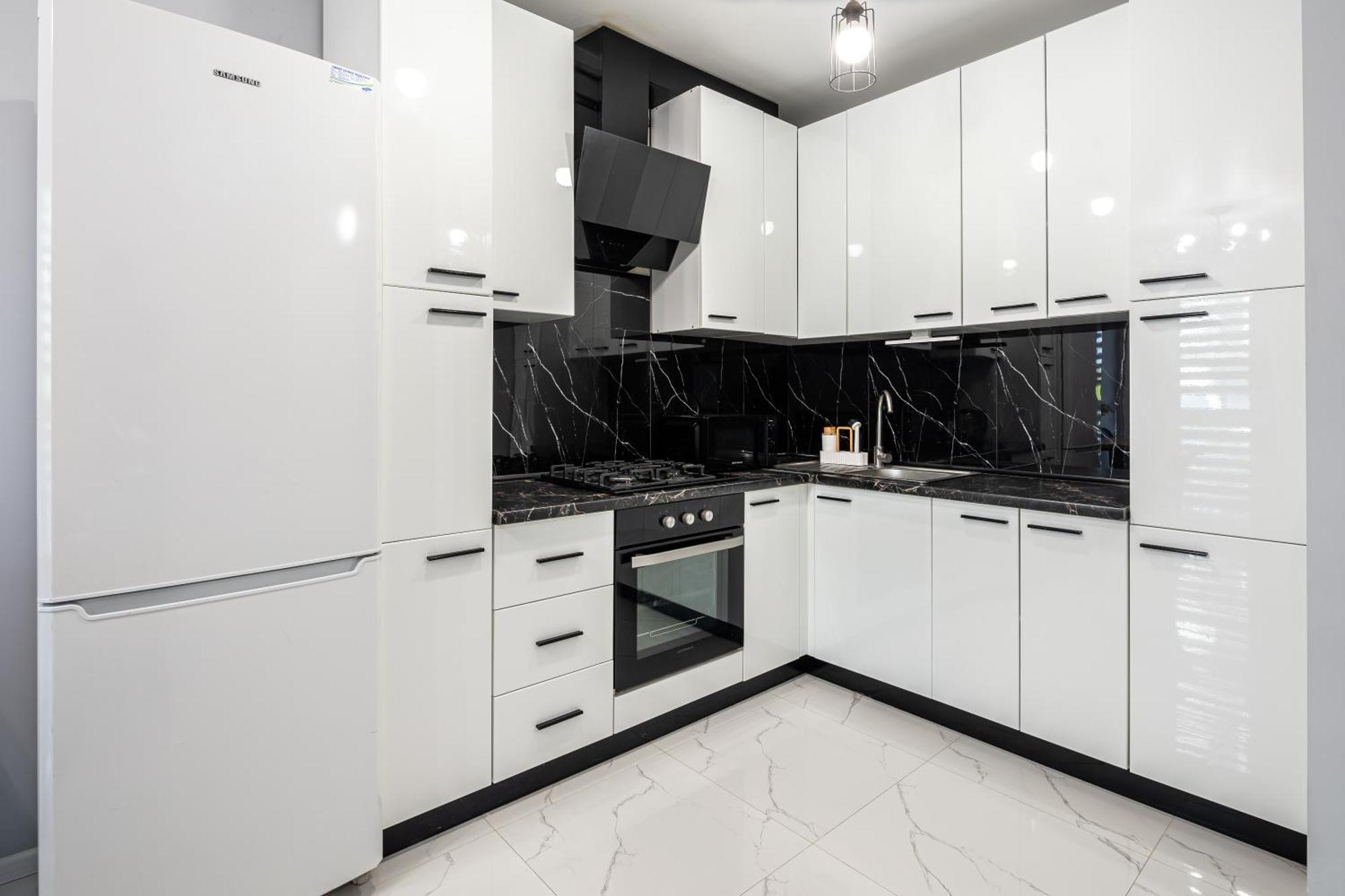Avalon Time Apartment Lviv Eksteriør billede